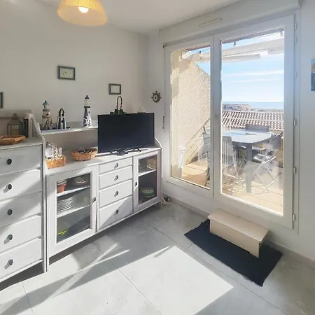 2 Bedroom Lovely Apartment In Fleury D'Aude Fleury (Aude)