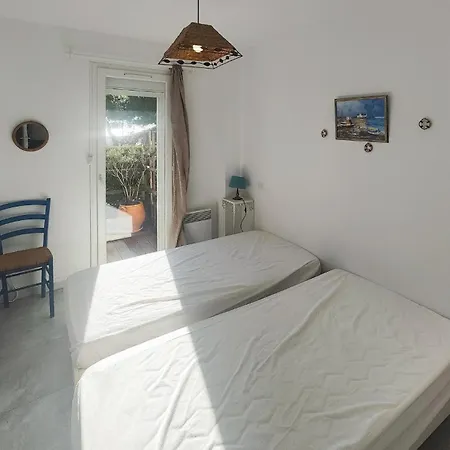 2 Bedroom Lovely Apartment In Fleury D'Aude *